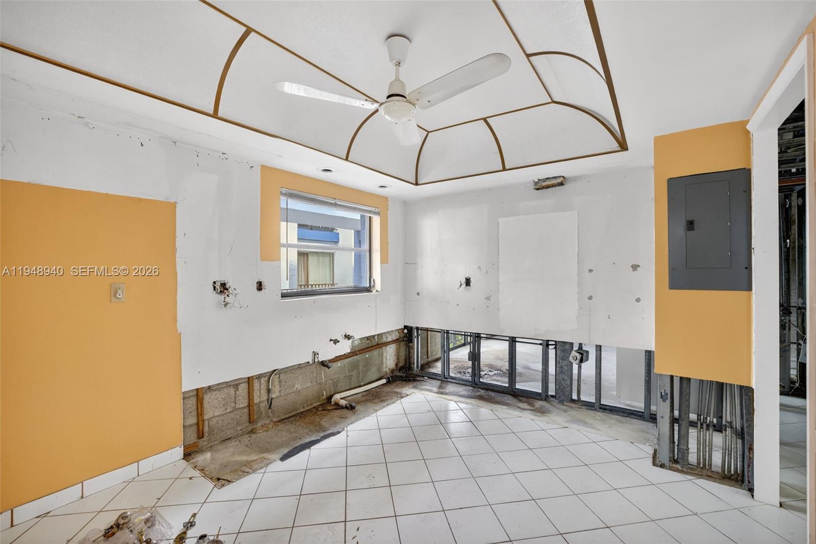 FALLS OF INVERRARY - Residential