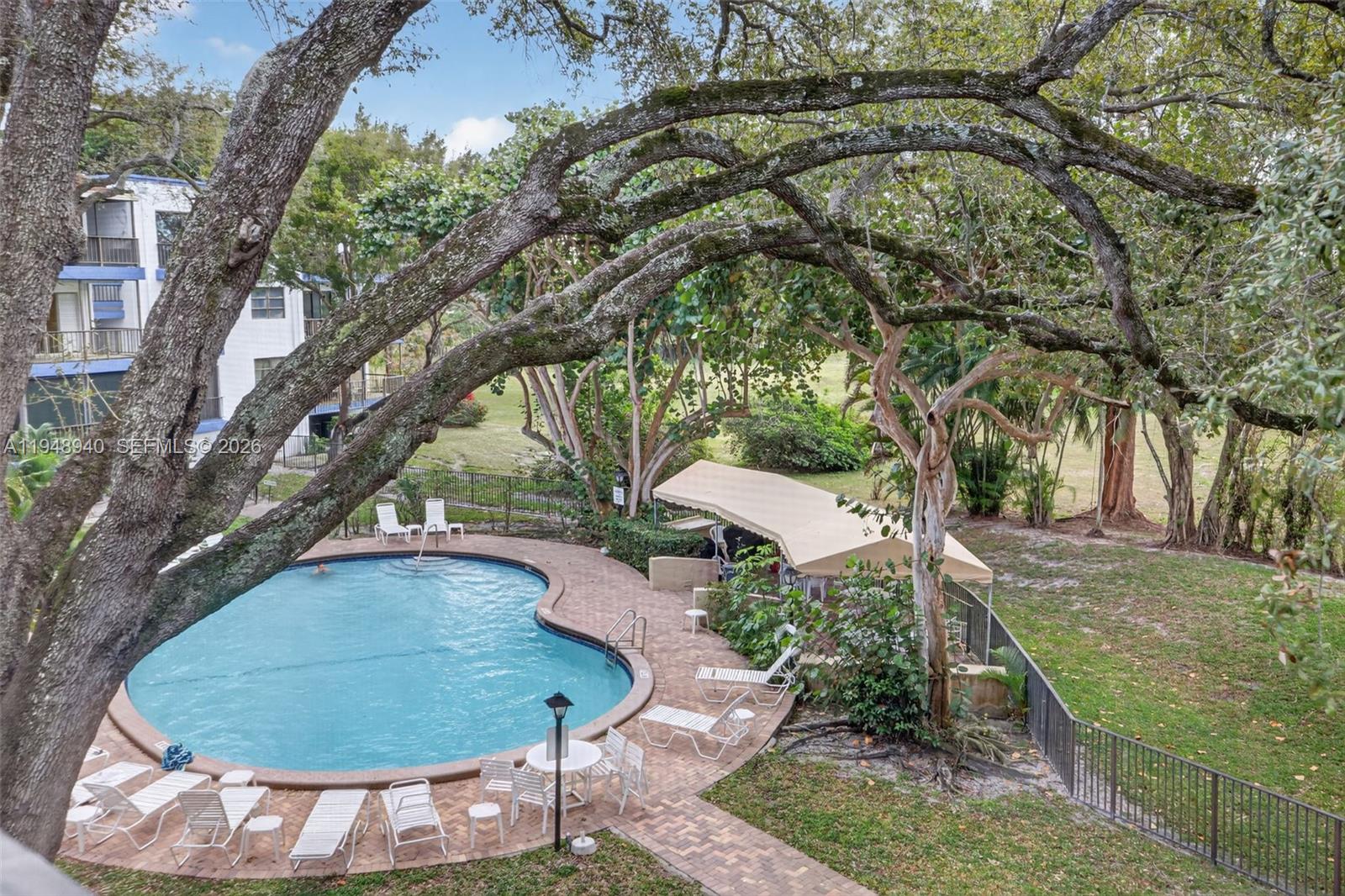 FALLS OF INVERRARY - Residential