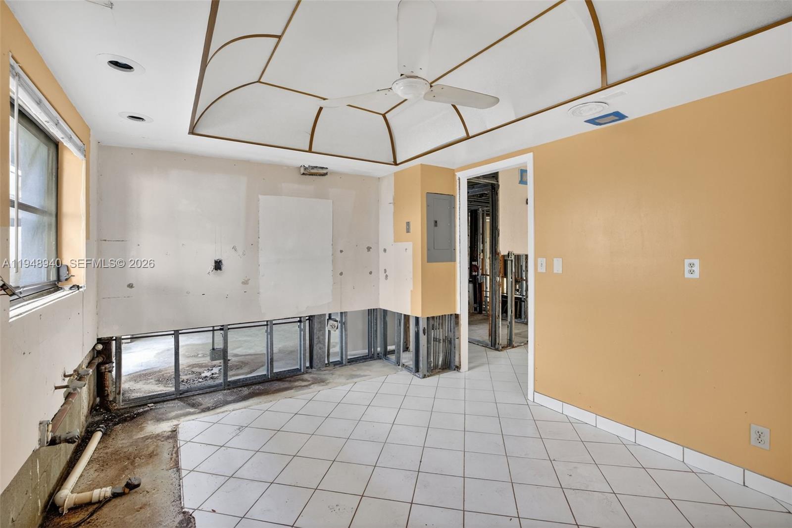 FALLS OF INVERRARY - Residential