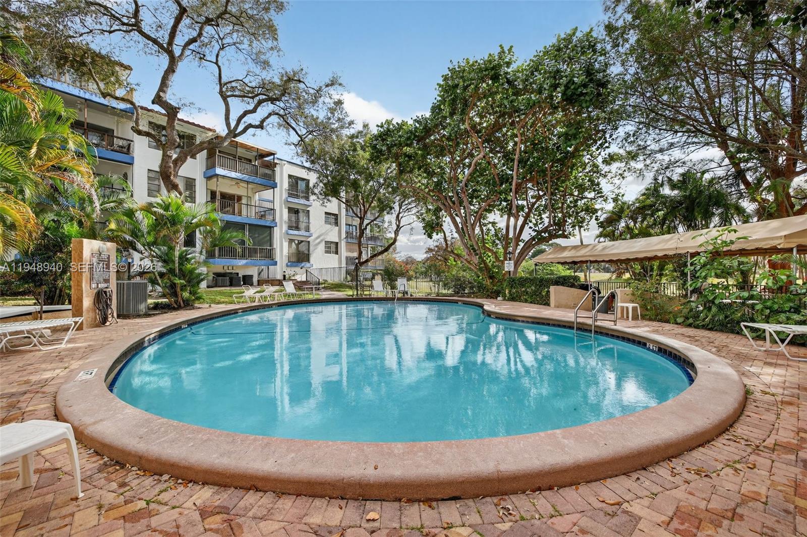 FALLS OF INVERRARY - Residential