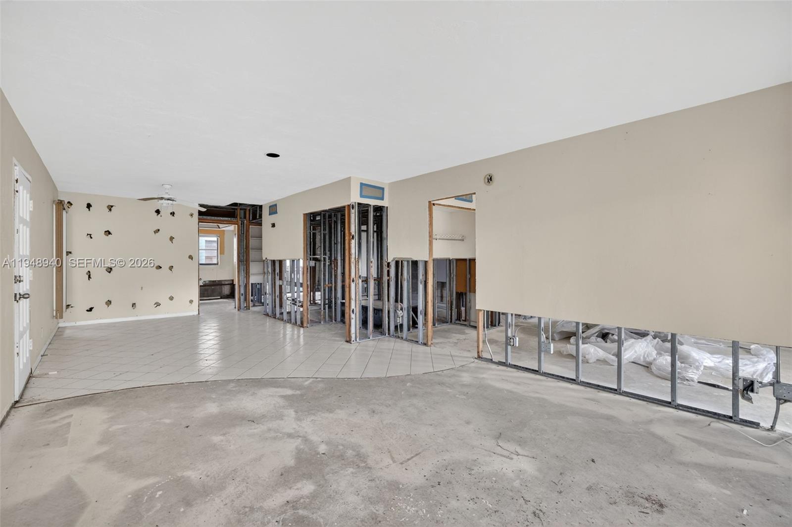 FALLS OF INVERRARY - Residential