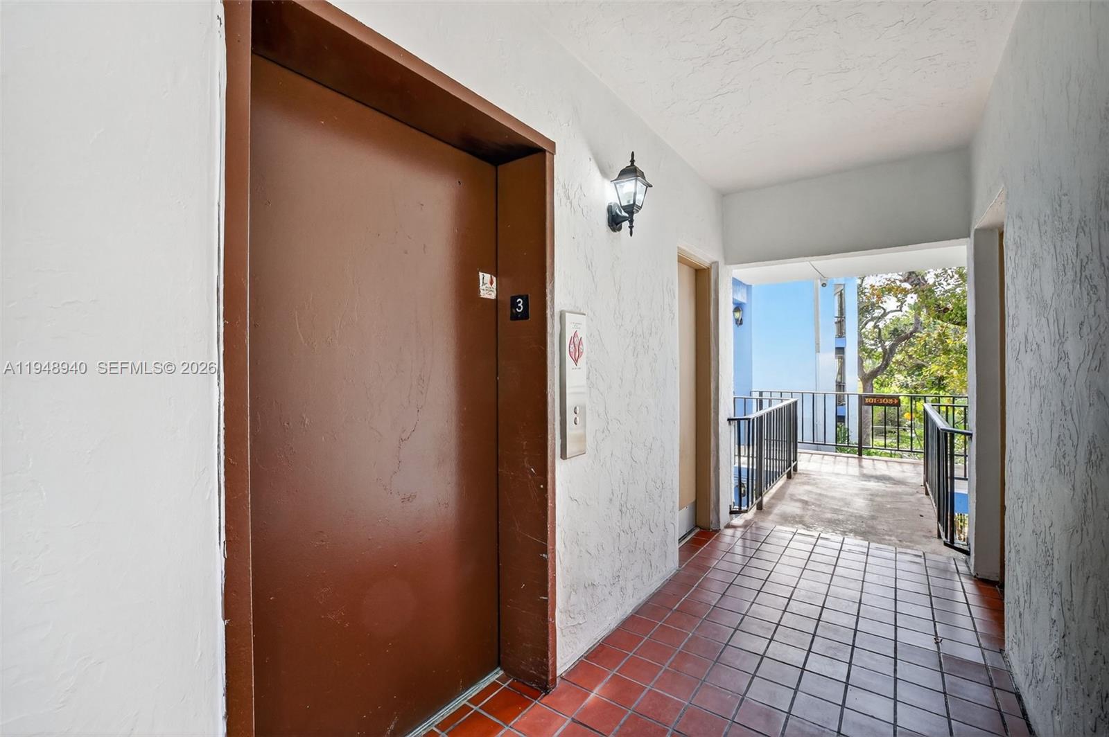 FALLS OF INVERRARY - Residential