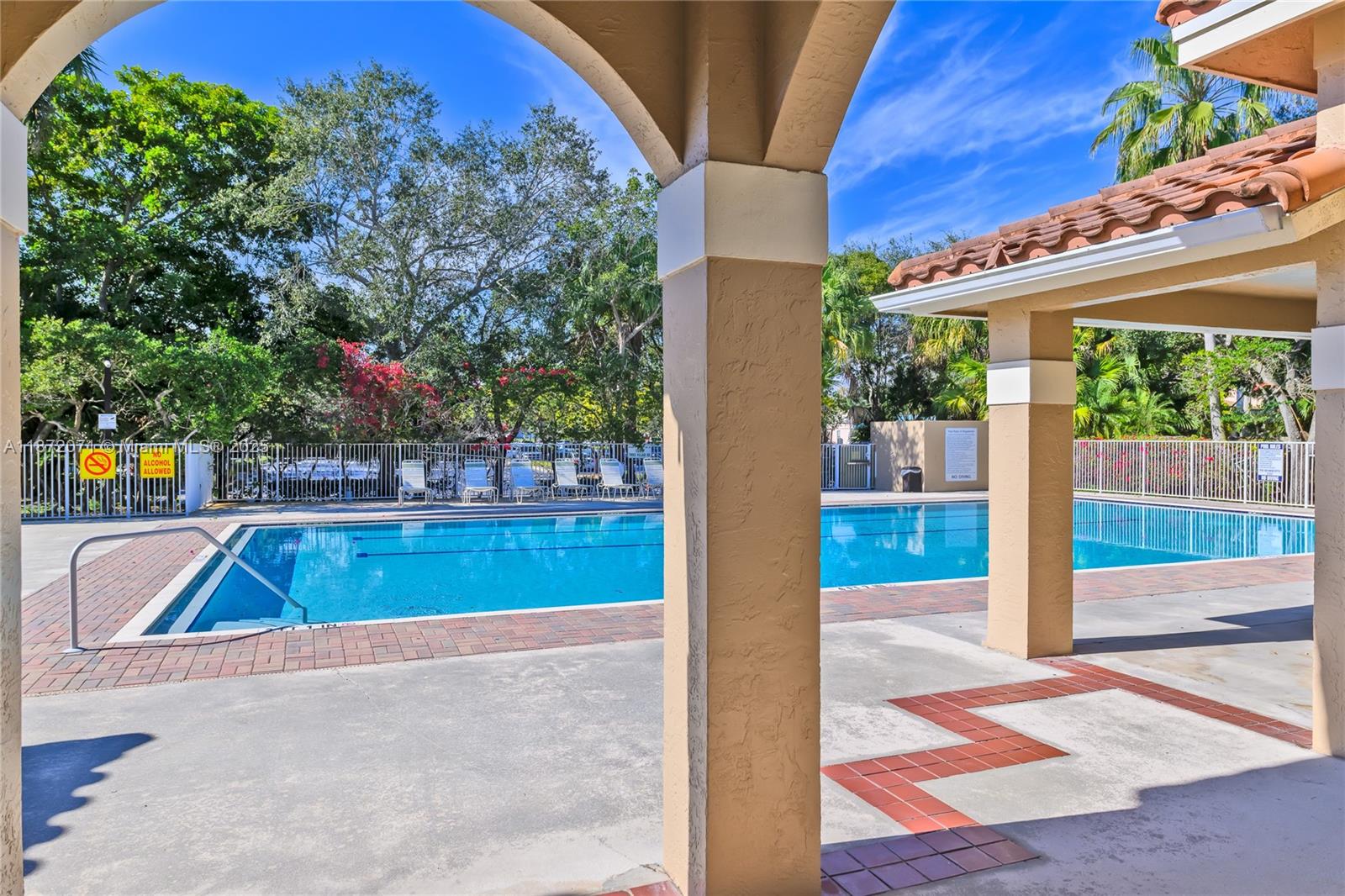 COUNTRY ISLES GARDEN HOMES - Residential