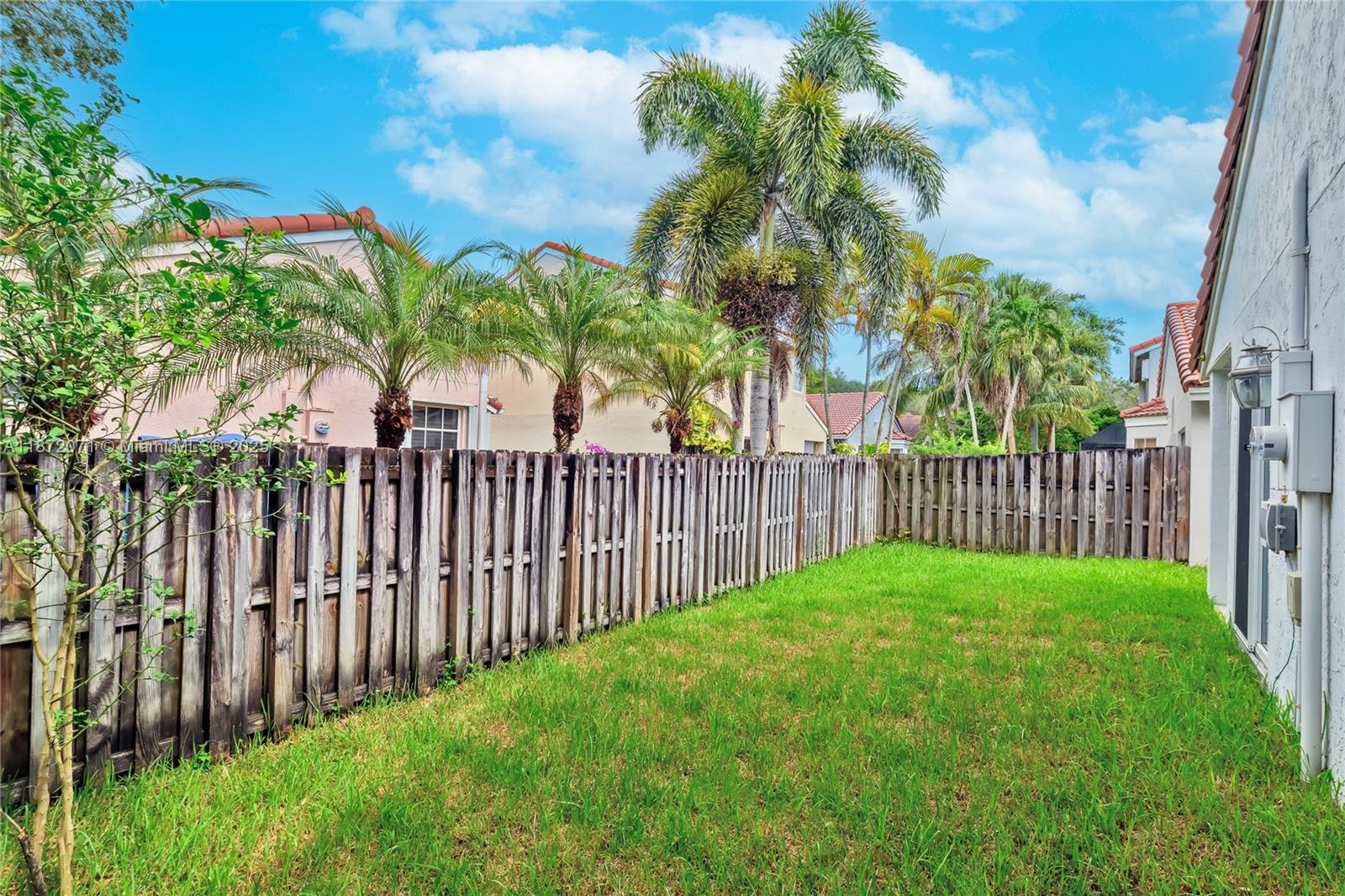 COUNTRY ISLES GARDEN HOMES - Residential