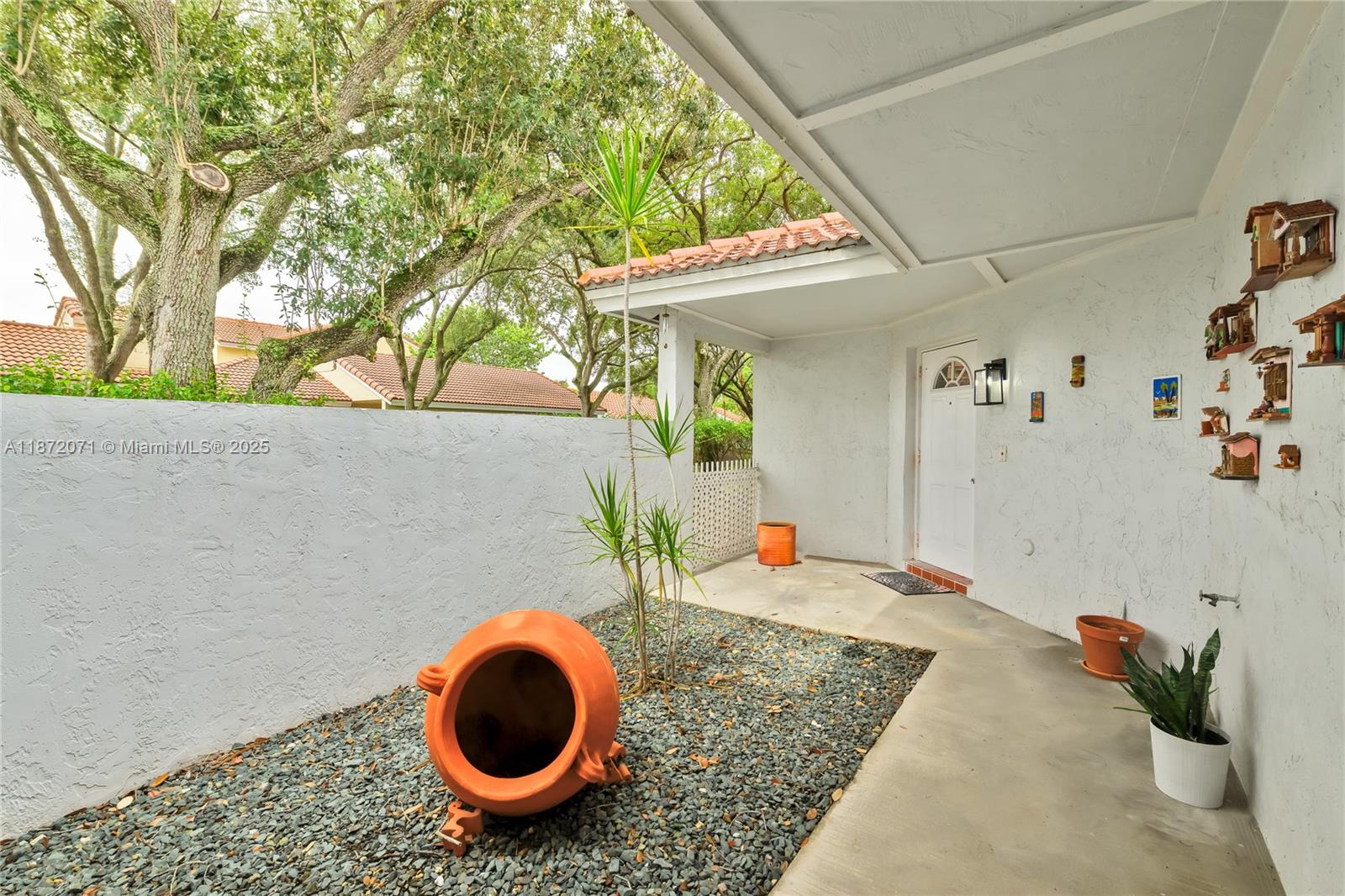 COUNTRY ISLES GARDEN HOMES - Residential