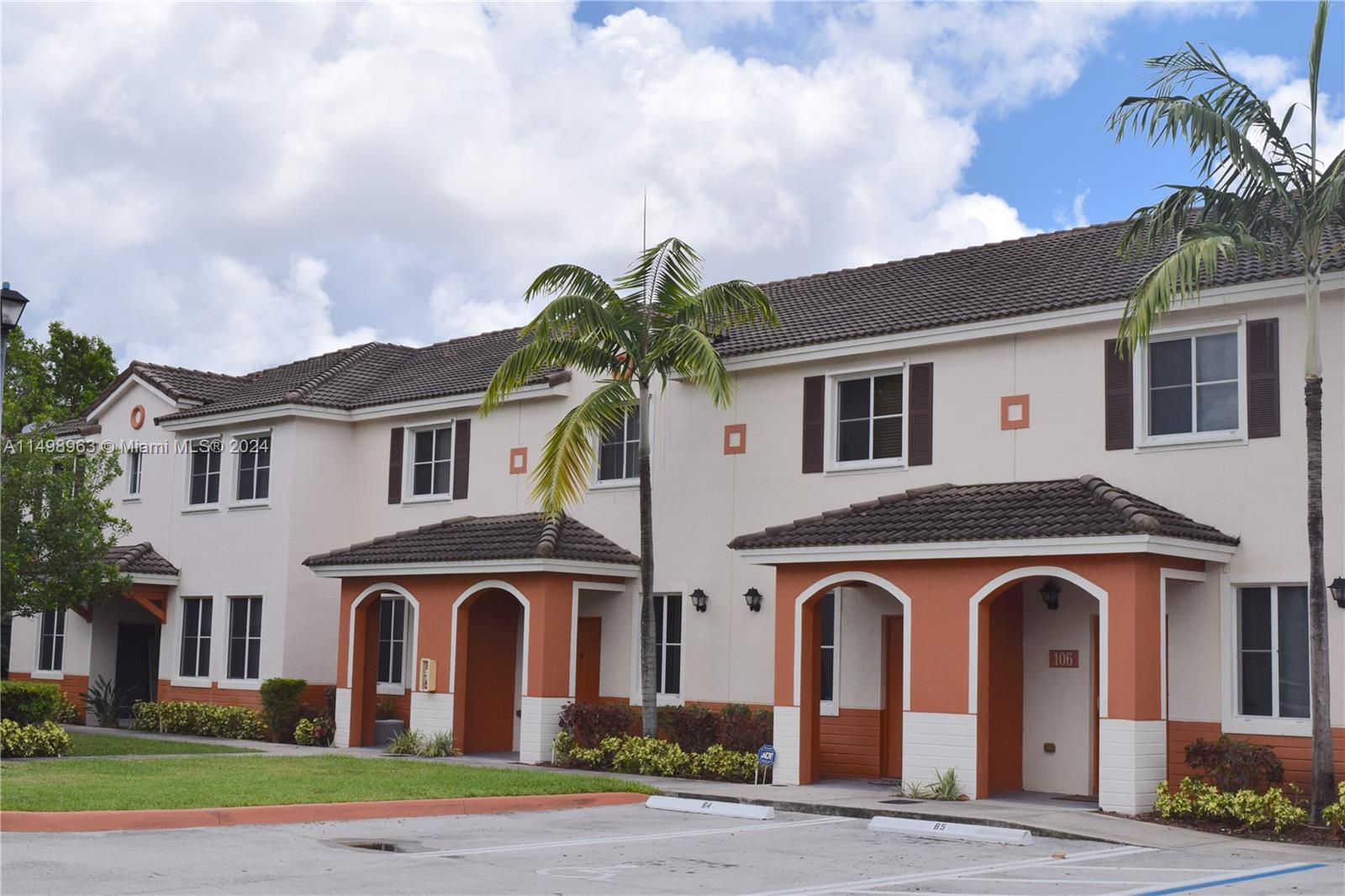 SOLABELLA CONDO - Residential