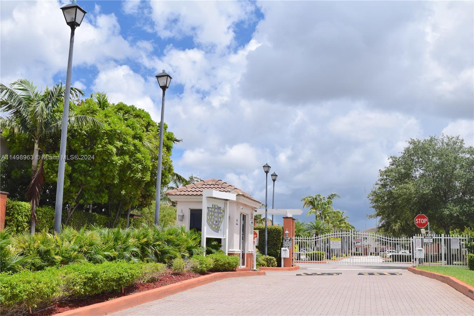 SOLABELLA CONDO - Residential