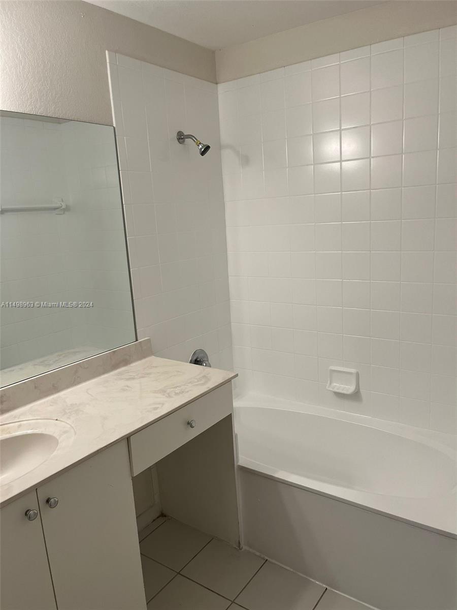 SOLABELLA CONDO - Residential