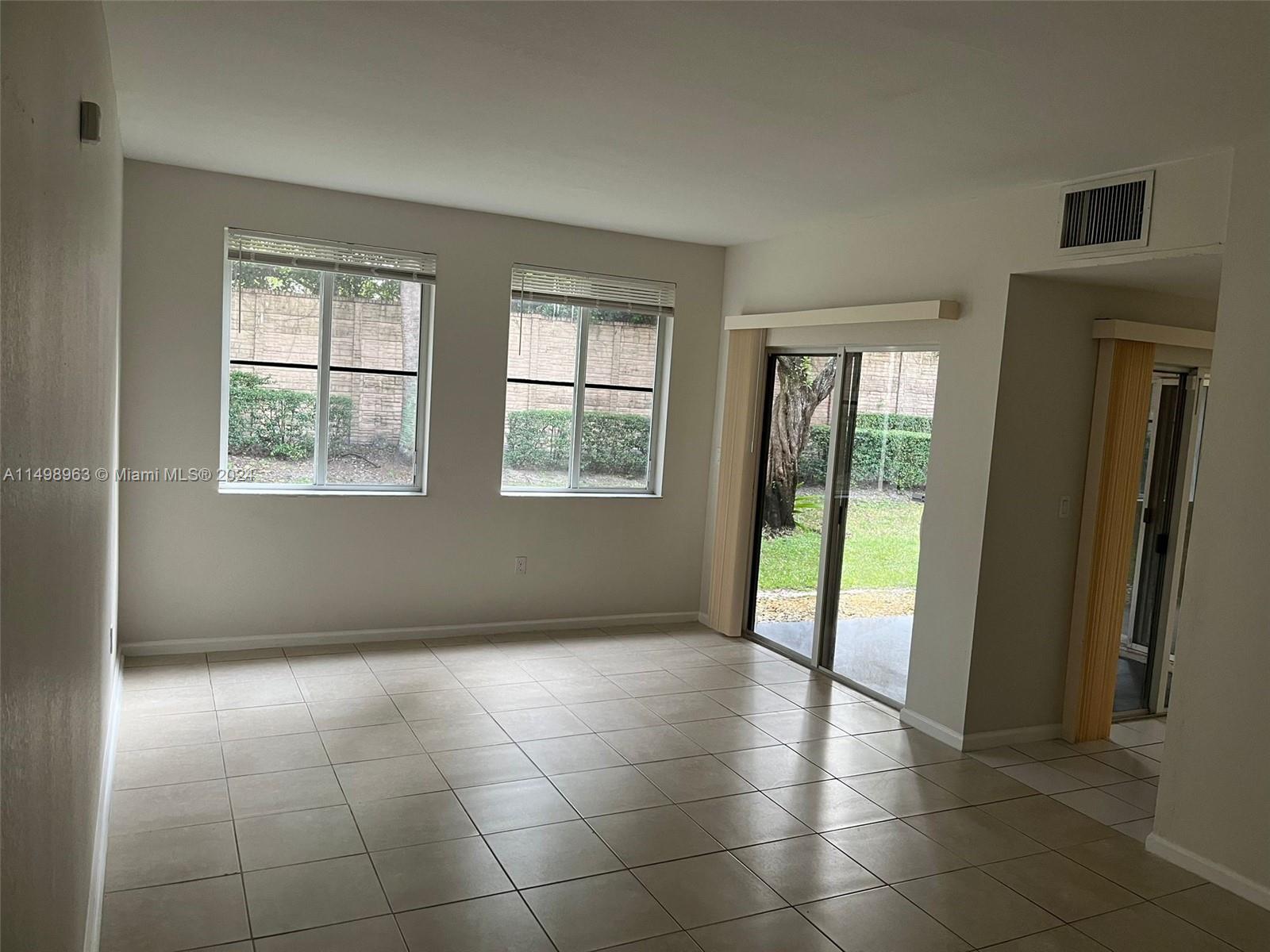 SOLABELLA CONDO - Residential