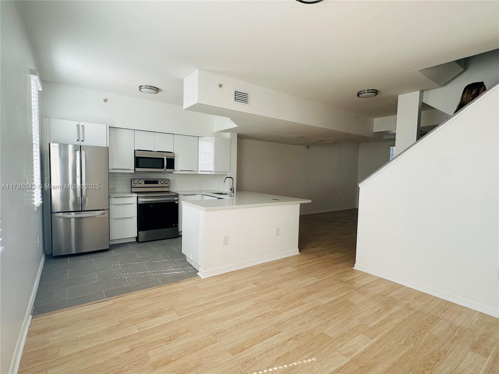 Rental Property at 2801 Ne 185th St 703, Aventura, Miami-Dade County, Florida - Bedrooms: 3 
Bathrooms: 2  - $3,950 MO.