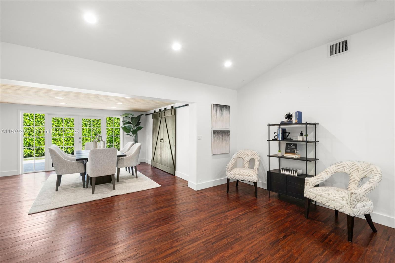 GLENDALE MANOR - Residential