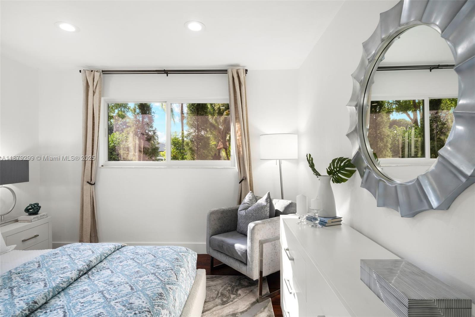 GLENDALE MANOR - Residential