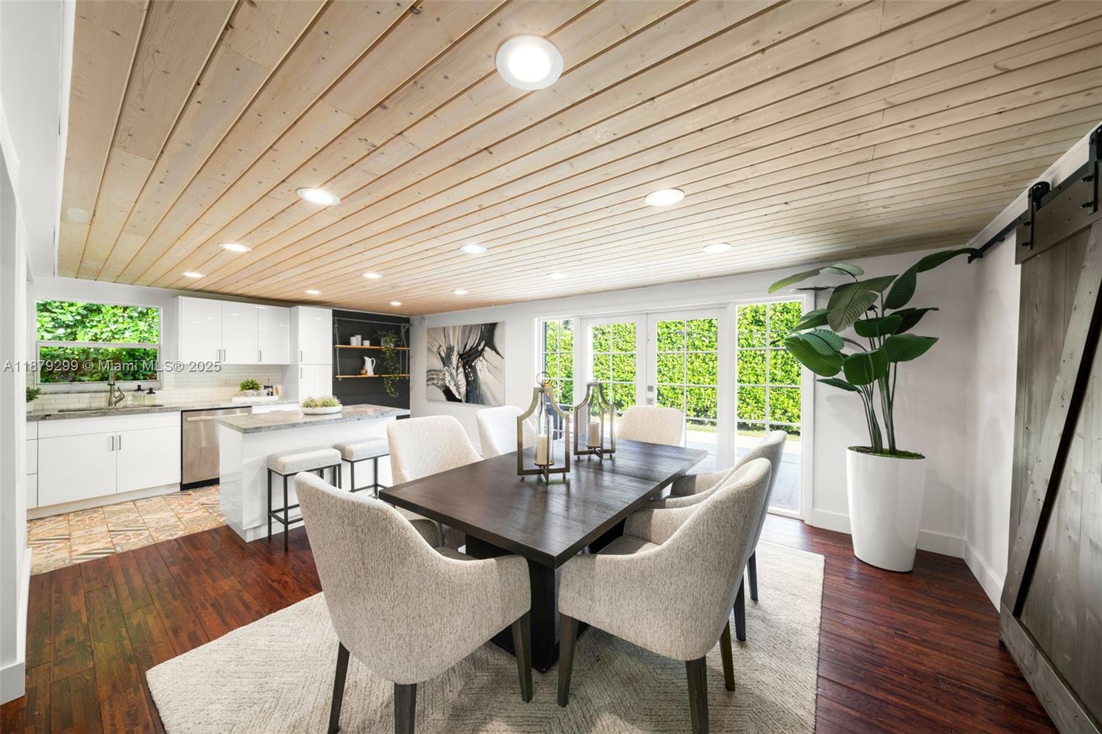 GLENDALE MANOR - Residential