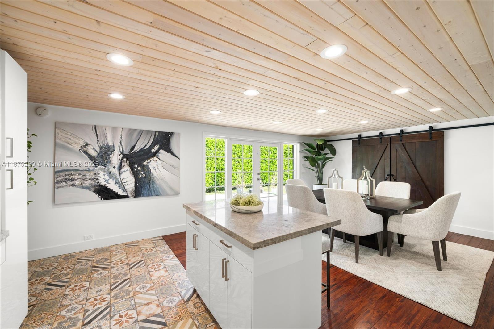 GLENDALE MANOR - Residential