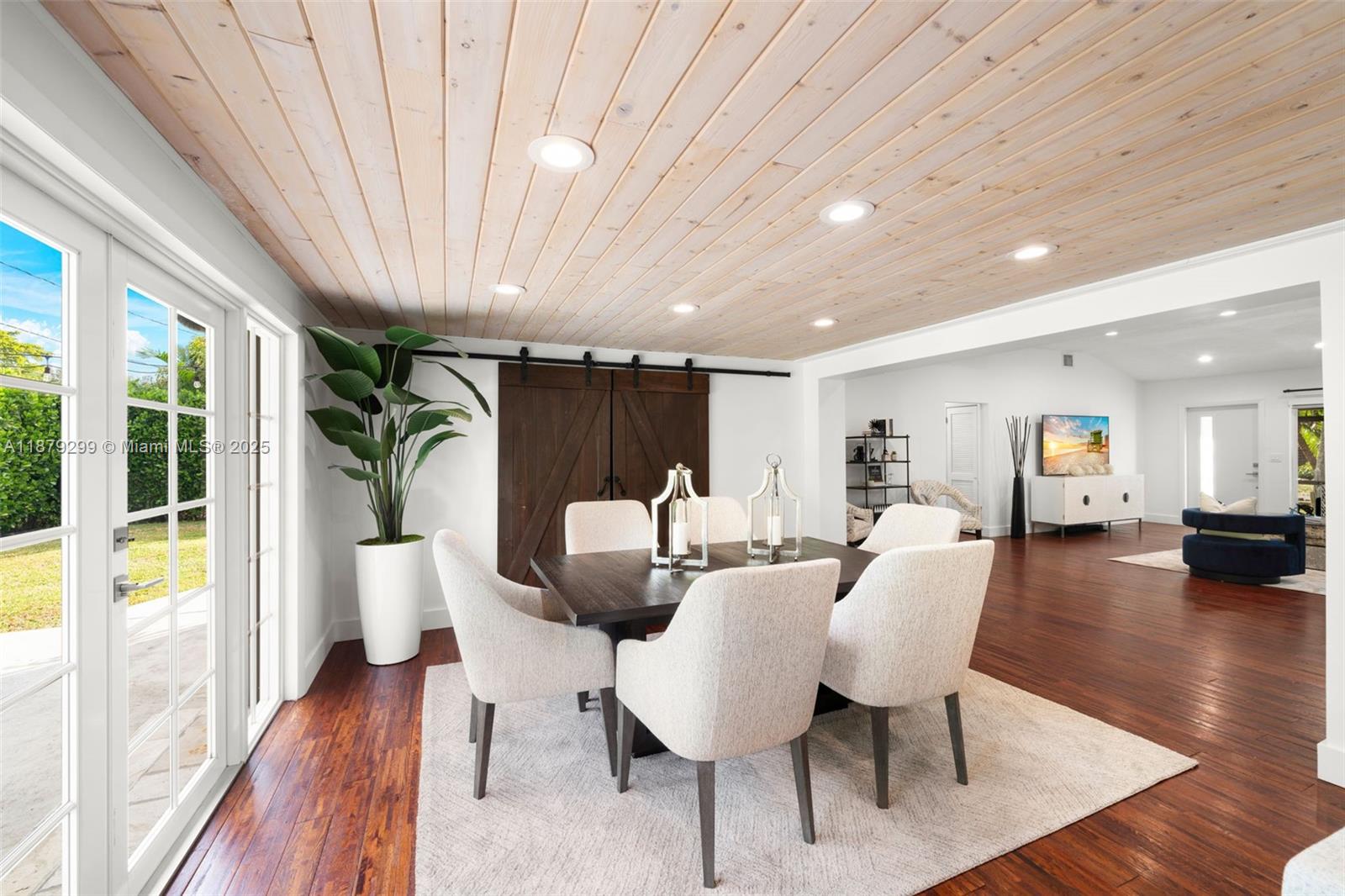 GLENDALE MANOR - Residential