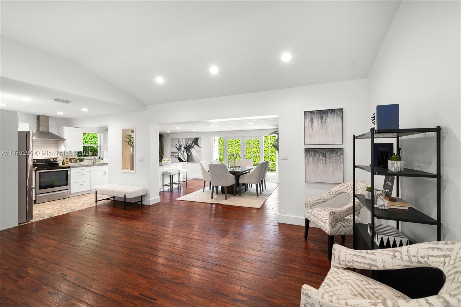 GLENDALE MANOR - Residential