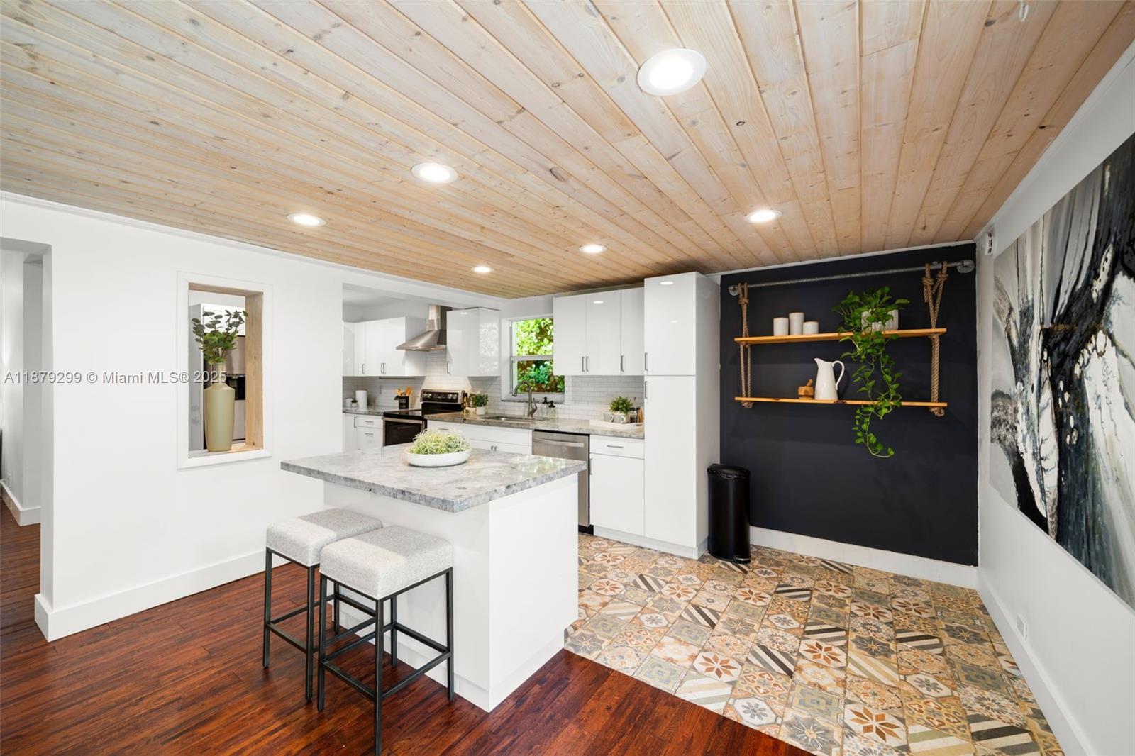 GLENDALE MANOR - Residential