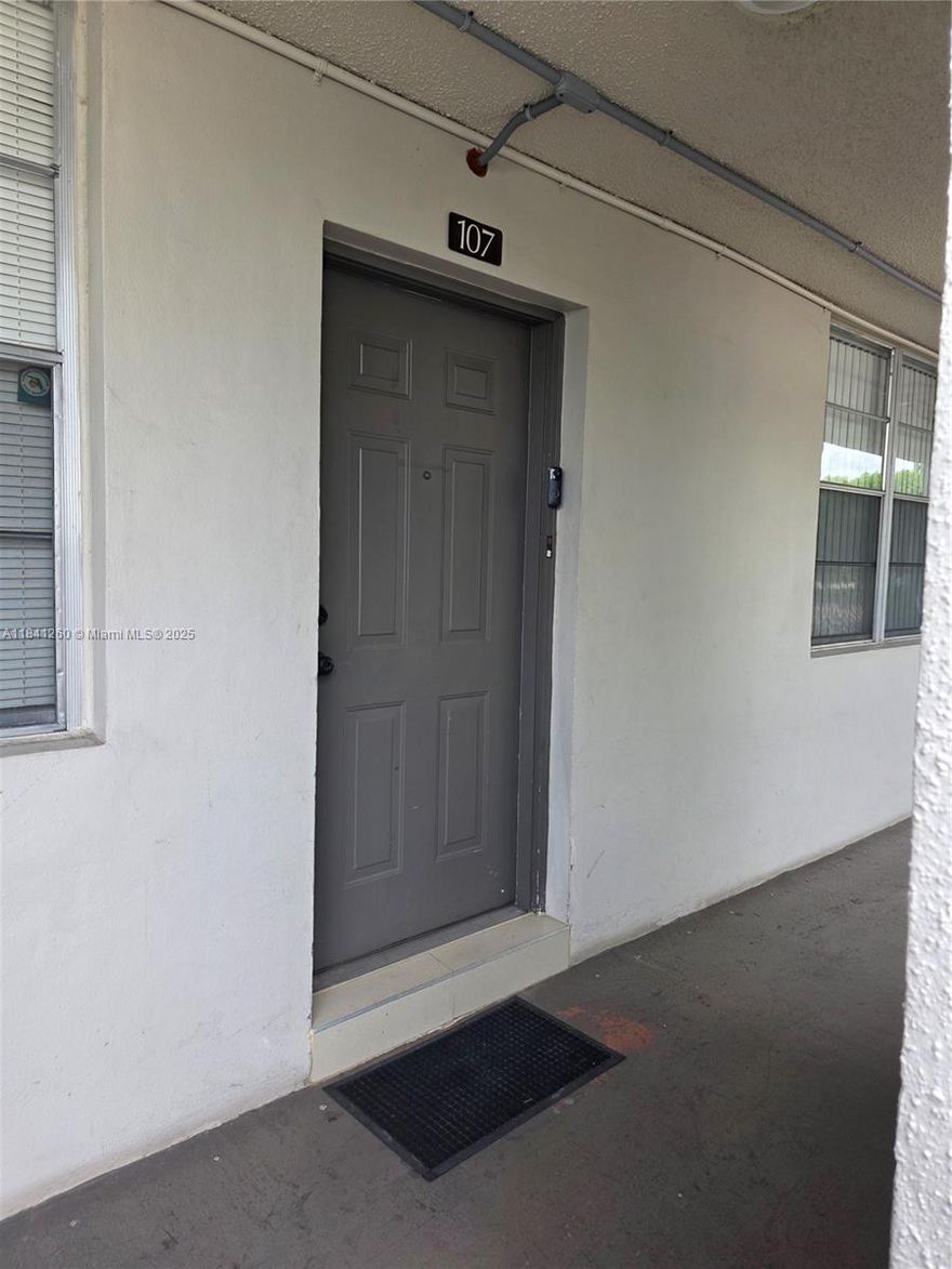 WOW!!!  THIS UNIT IS COMPLETELY REMODELED AND WELL MAINTAINED. THIS IS A READY TO MOVE IN UNIT. TILED FLOORS THROUGHOUT AND LAMINATE IN THE BEDROOM. THE ASSOCITION REQUIREMENTS 55+, 700 CREDIT SCORE, 50K INCOME,20% DOWN IF YOU ARE FINANCING. INCLUDED IN MAINTENANCE IS PARTIAL RESERVES,PEST CONTROL,INTERNET, WATER, CABLE TV, INSURANCE OF BUILDIMG. NO YEARLY RENTALS ALLOWED ONLY SEASONALFROM OCTOBER TO APRIL AND ONLY ONCE A YEAR. ACTIVITIES INCLUDE HEATED POOL, SHUFFLEBOARD, BOTCHY BALL OR PETANQUE, A PING PONG TABLE, POOL TABLE, BBQ AREA TO ENJOY! EASY TO SHOW! COME SEE FOR YOURSELF!!