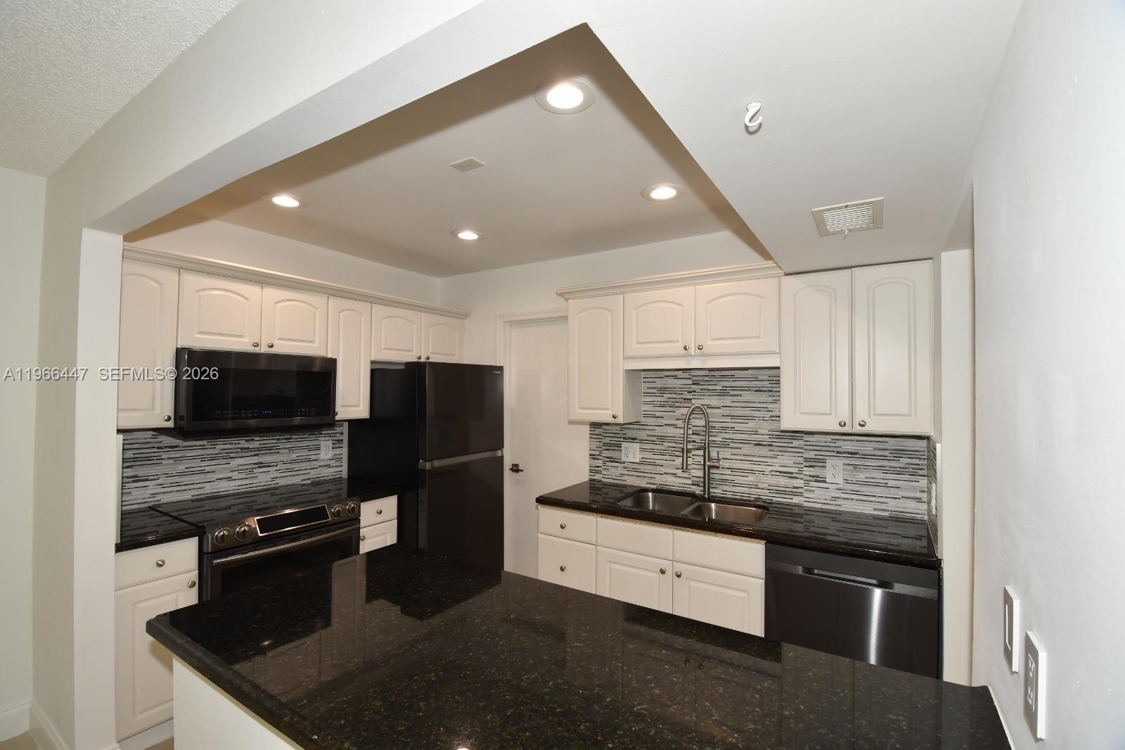 7200 NW 2nd Ave 0410