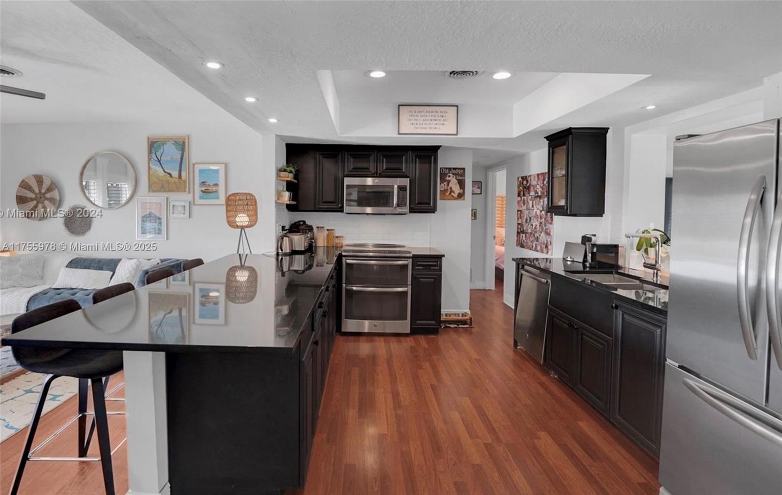 COUNTRY CLUB VILLAGE SEC - Residential