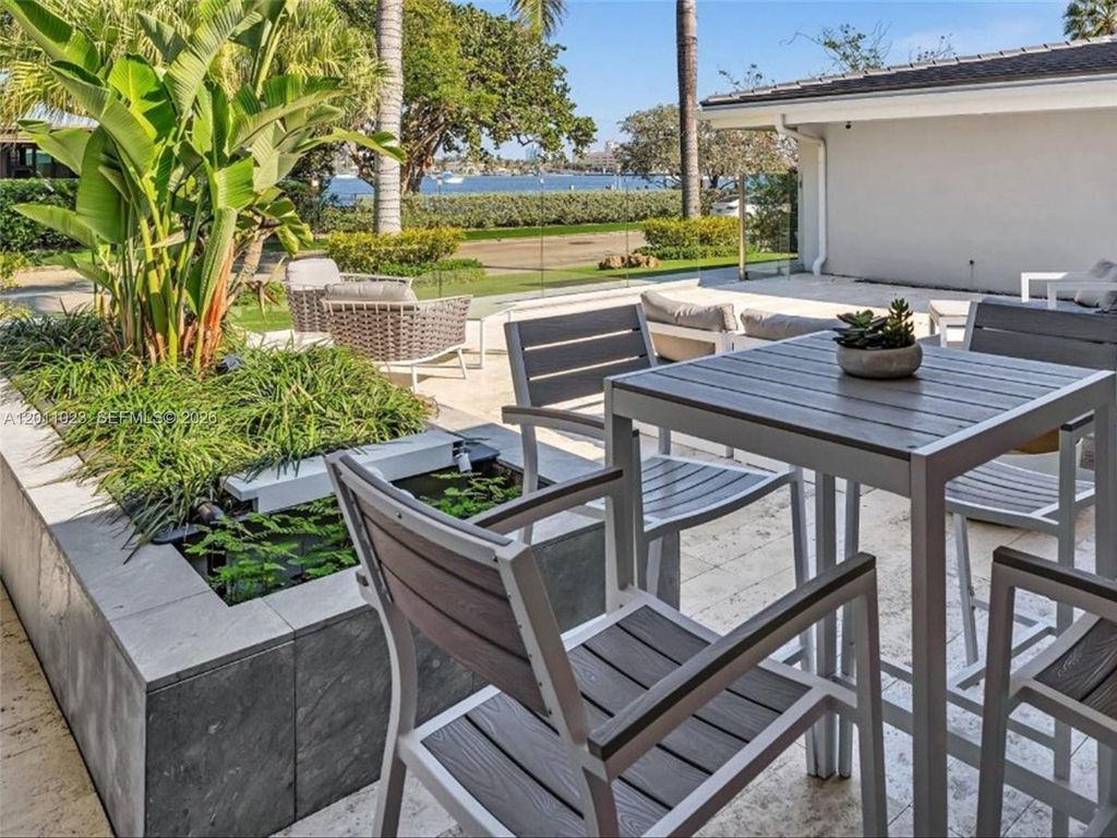 Photo of 840 S Southlake Dr #0, Hollywood, FL 33019 (MLS # A12011023)