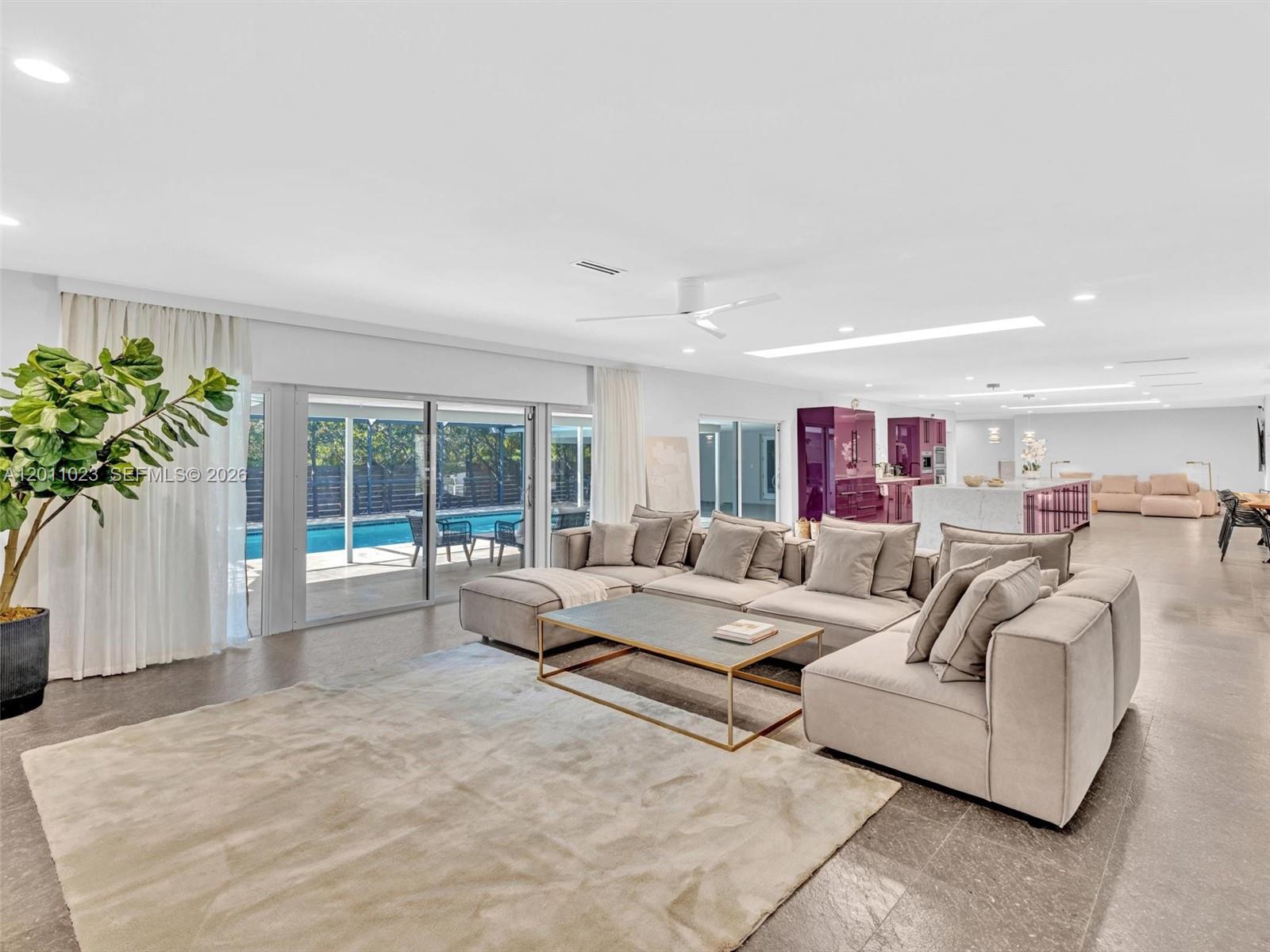 HOLLYWOOD LAKES SECTION - Residential Lease