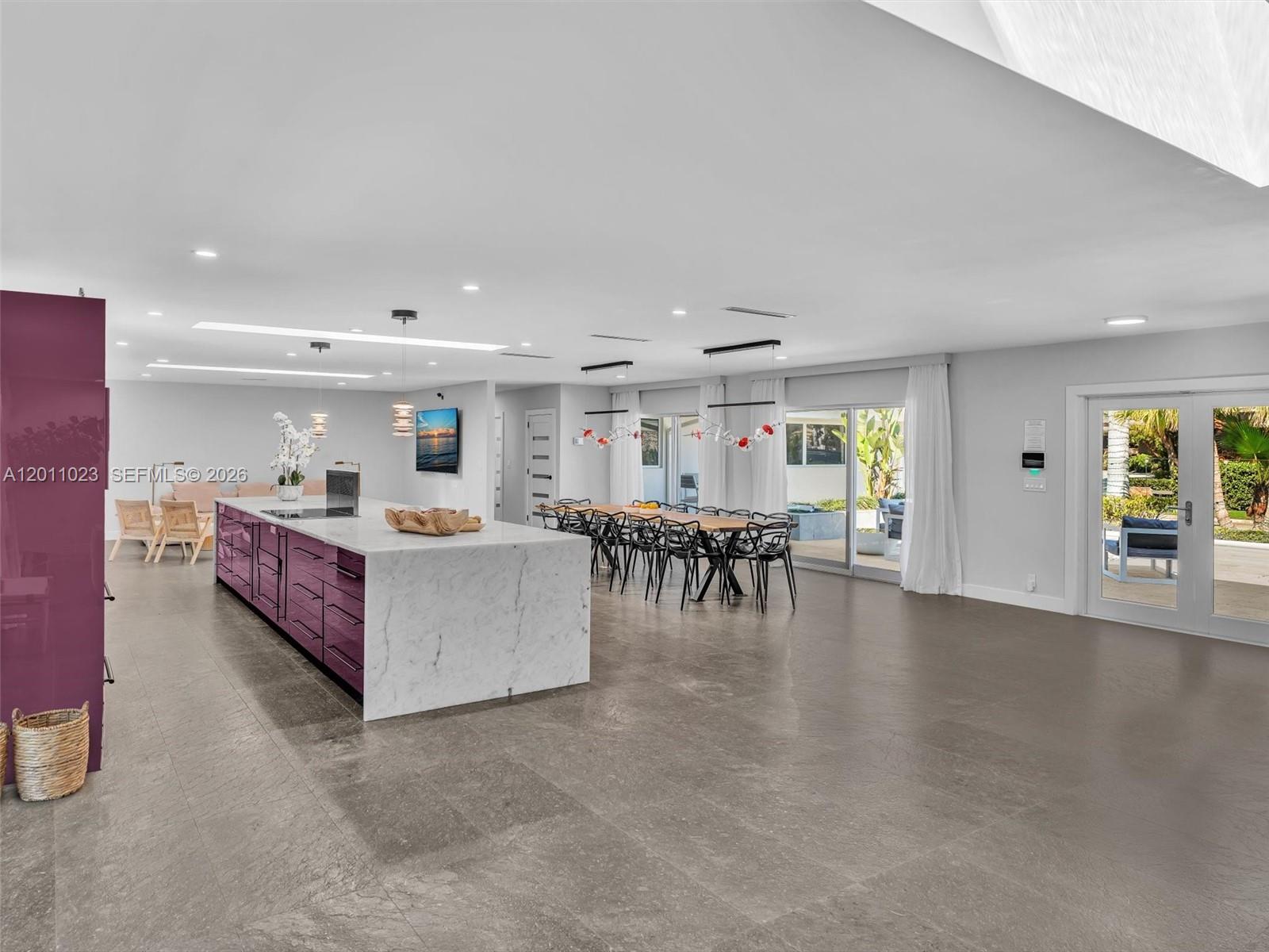 HOLLYWOOD LAKES SECTION - Residential Lease