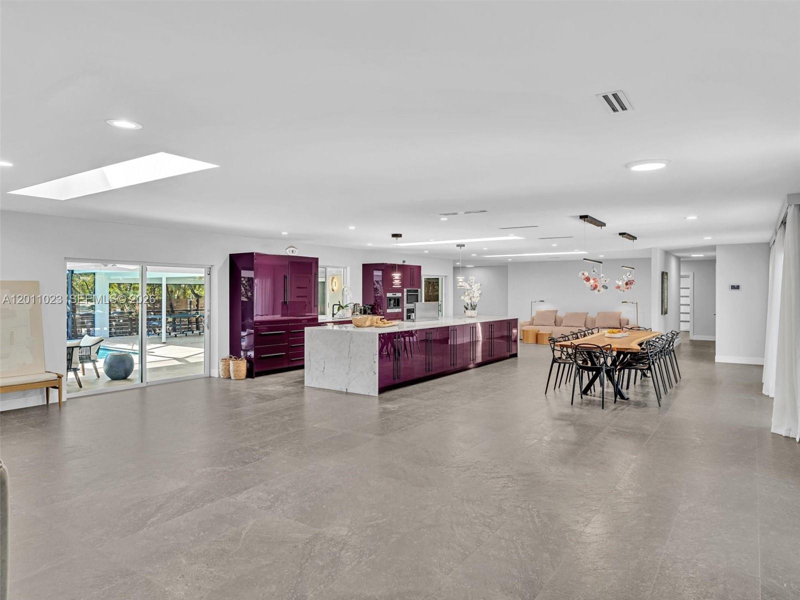 HOLLYWOOD LAKES SECTION - Residential Lease