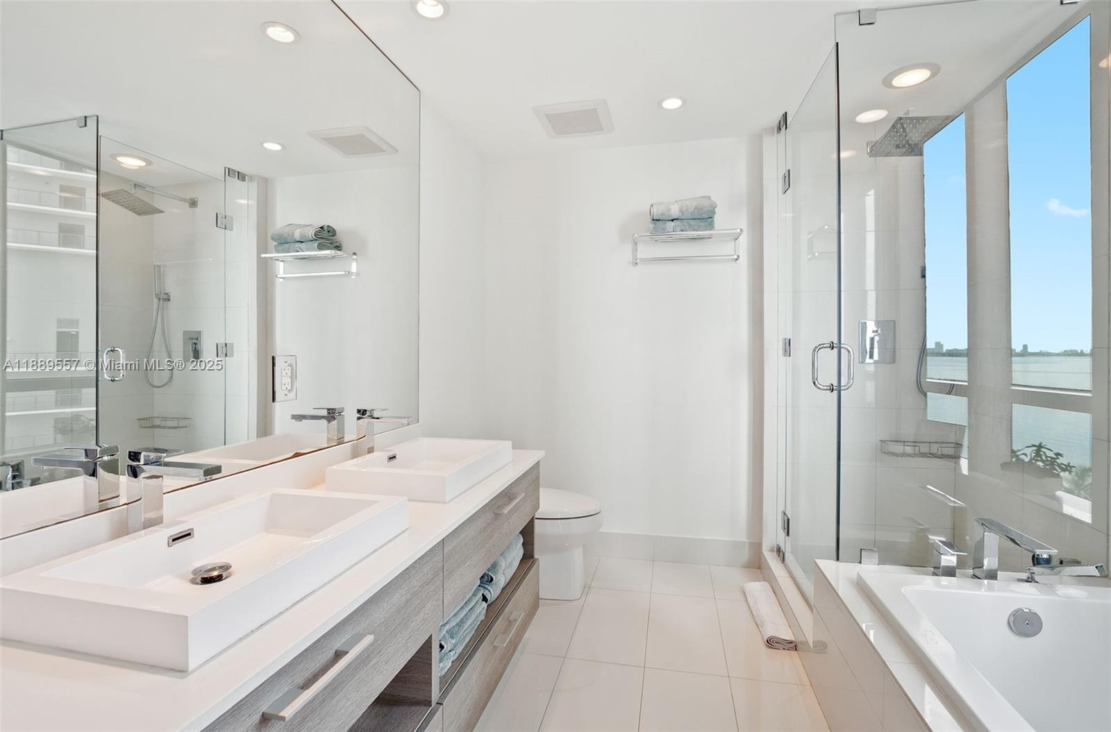 PARAISO BAY CONDO - Residential Lease