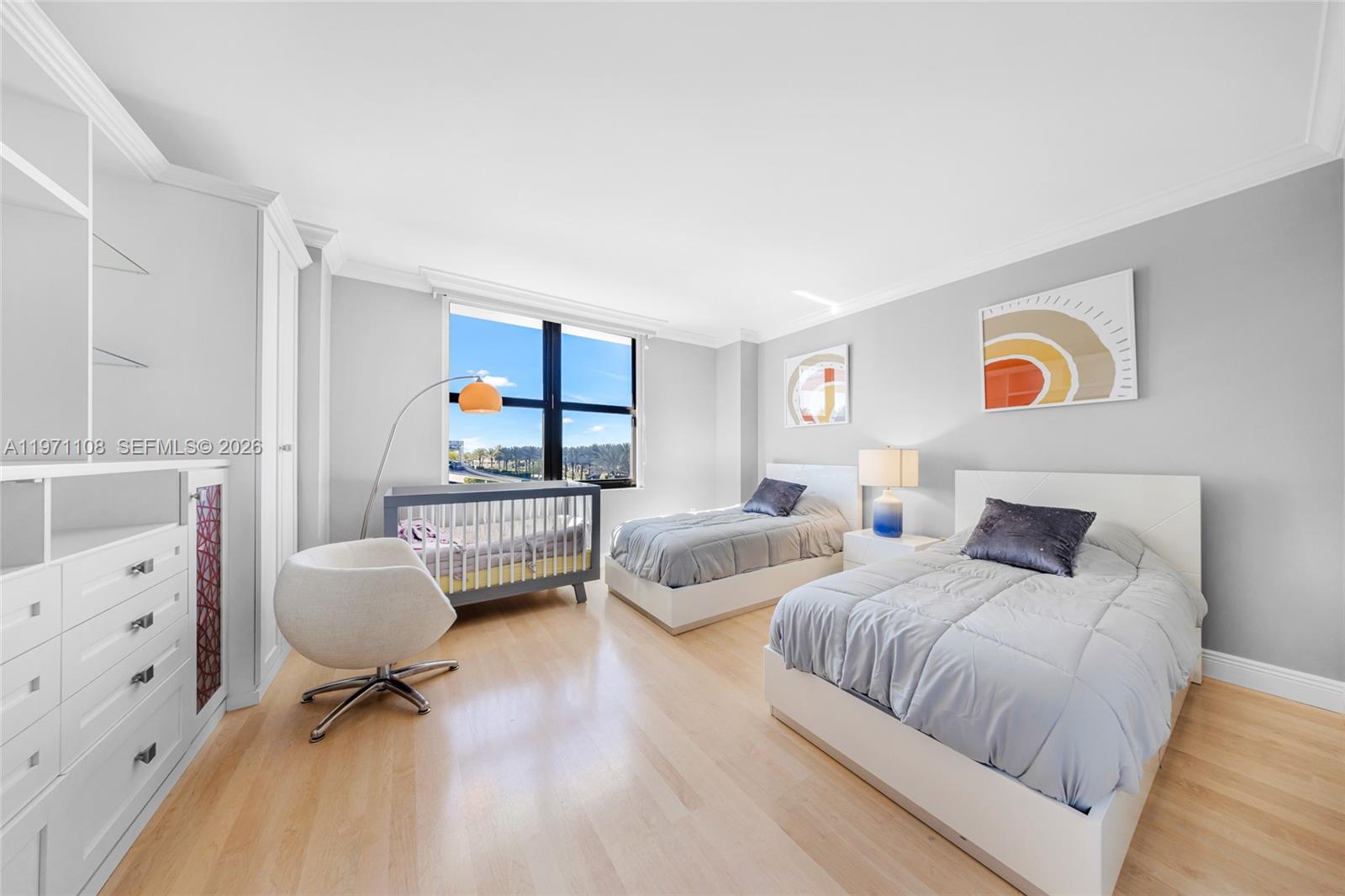 BALMORAL CONDO - Residential