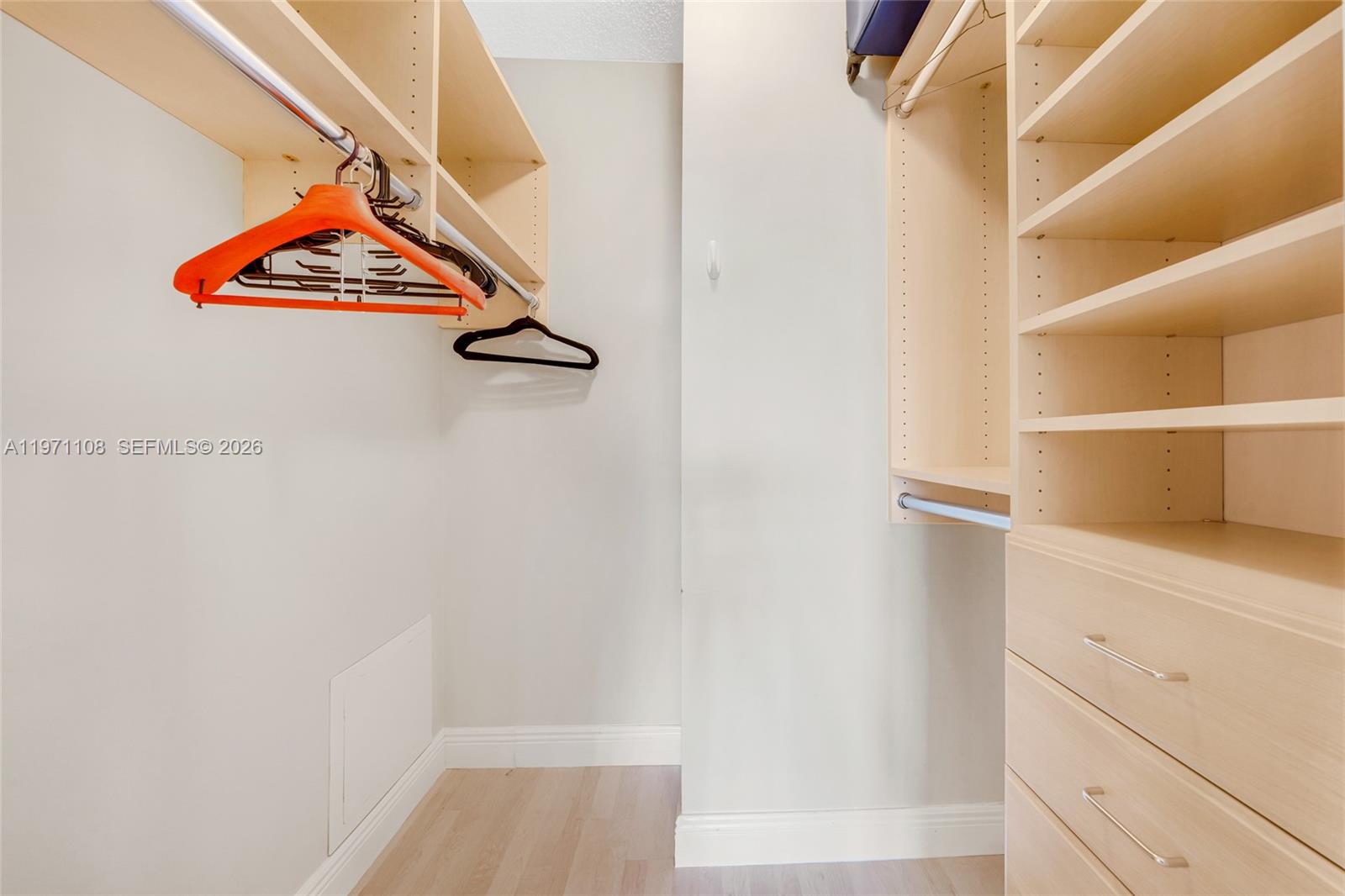 BALMORAL CONDO - Residential