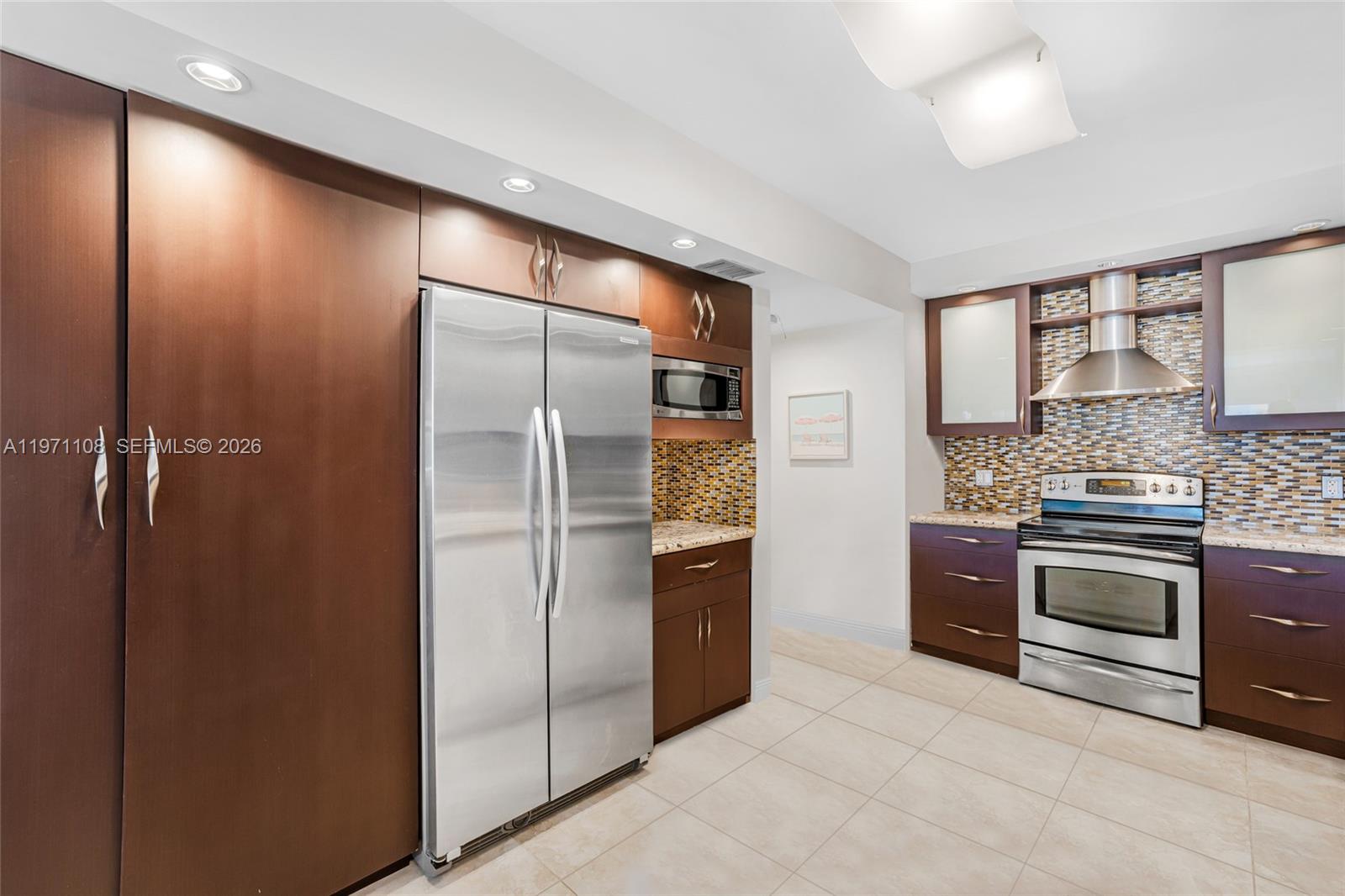 BALMORAL CONDO - Residential