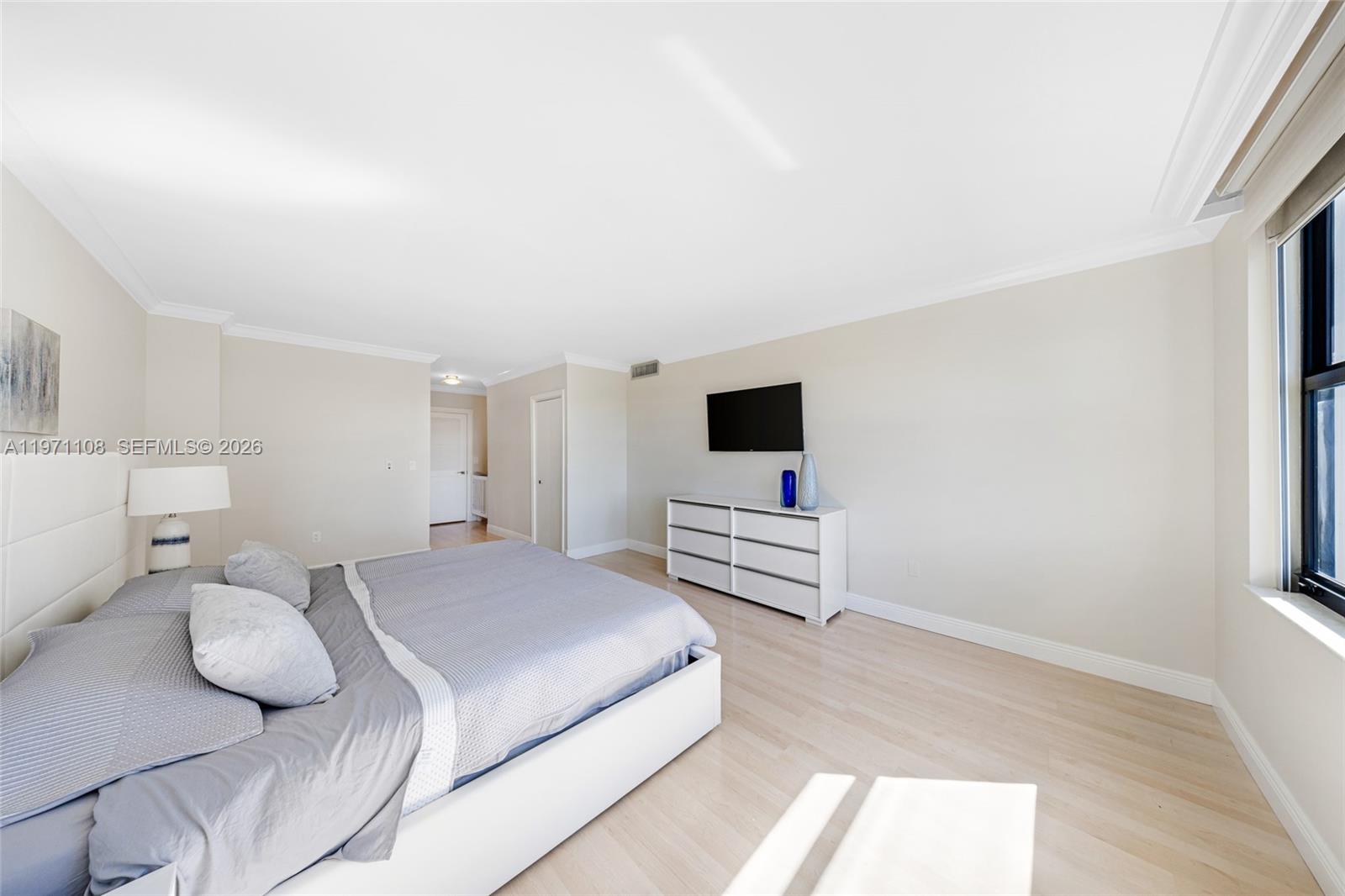 BALMORAL CONDO - Residential