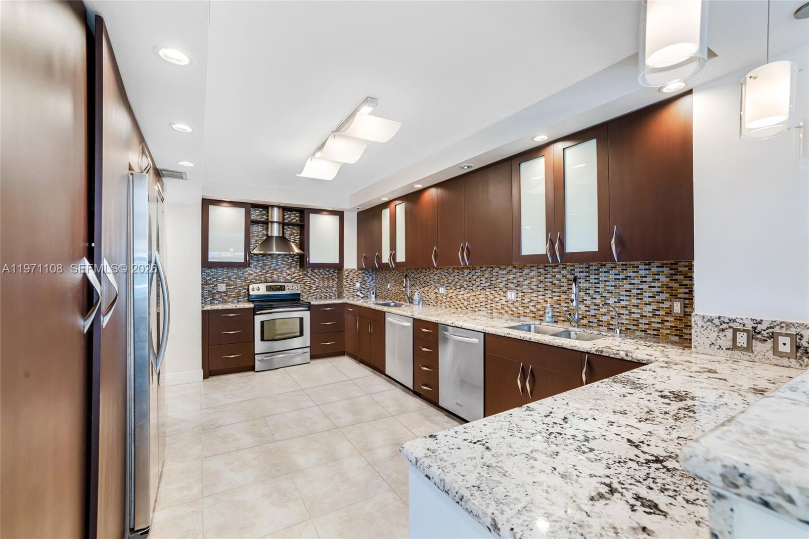 BALMORAL CONDO - Residential