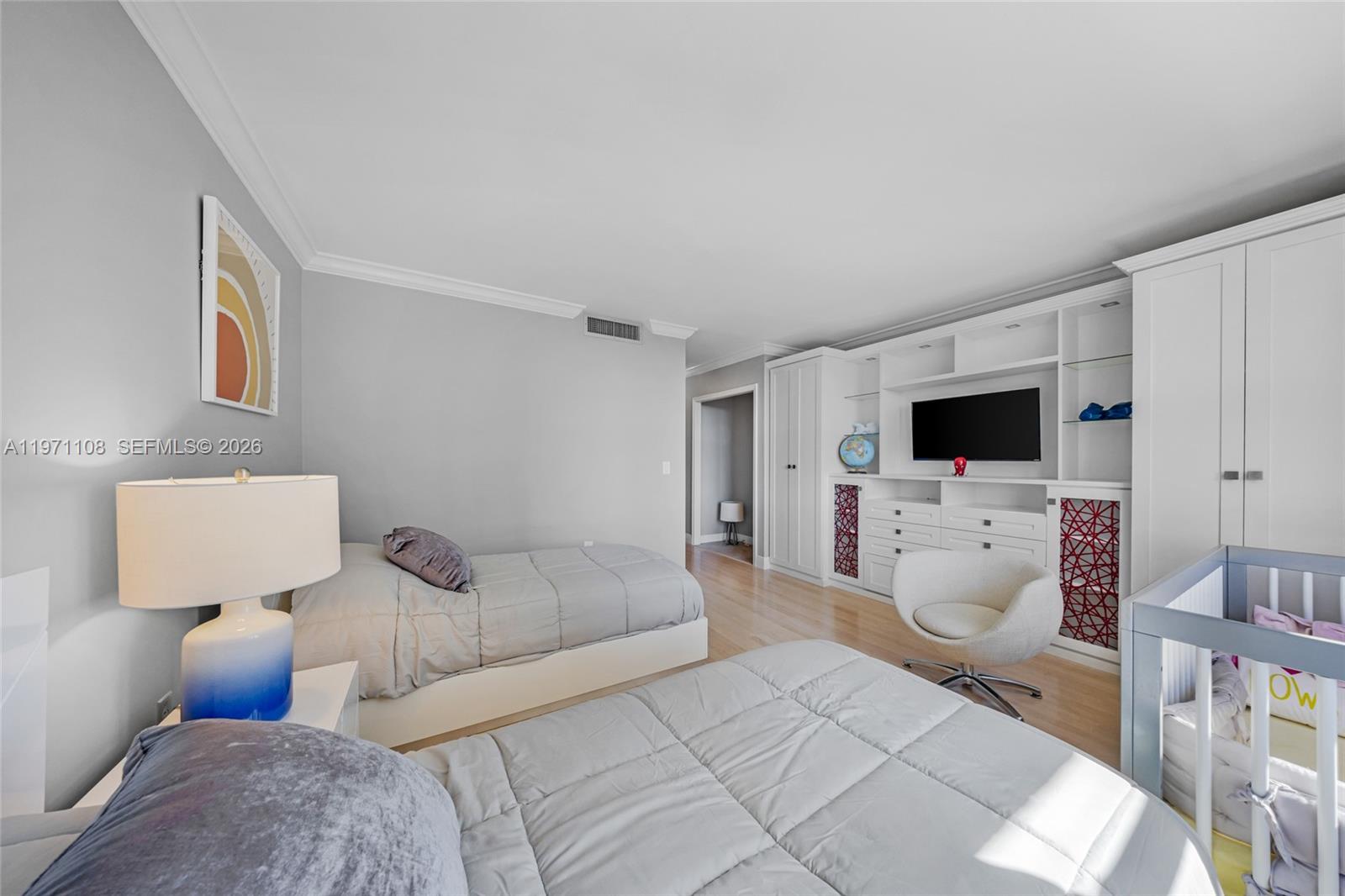 BALMORAL CONDO - Residential