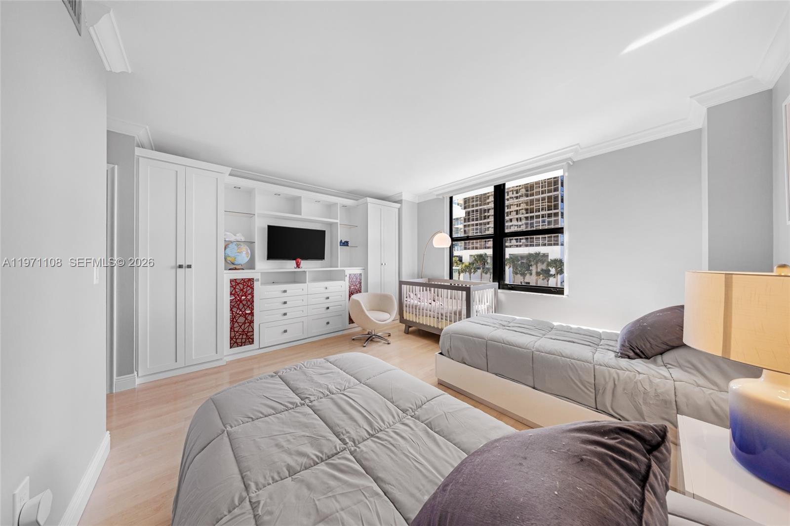 BALMORAL CONDO - Residential