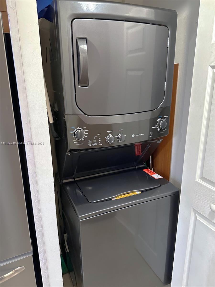 2080 OCEAN DRIVE - Residential Lease