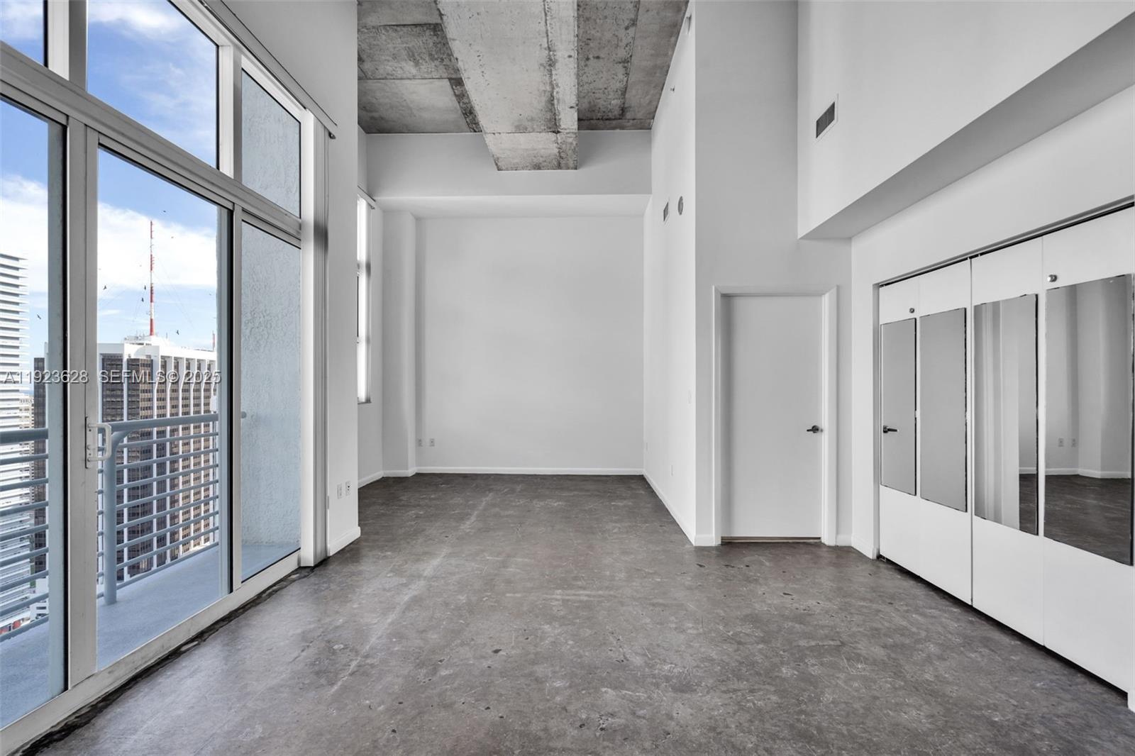 THE LOFT DOWNTOWN II COND - Residential