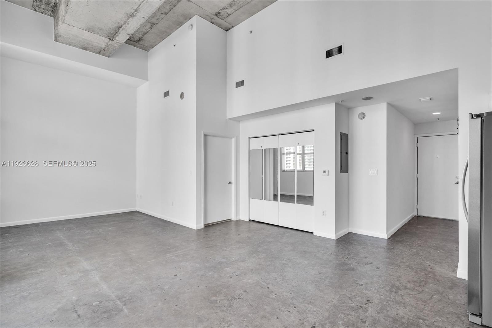 THE LOFT DOWNTOWN II COND - Residential