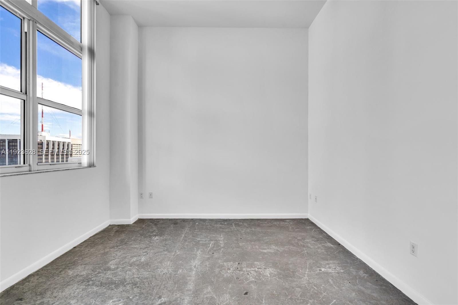 THE LOFT DOWNTOWN II COND - Residential