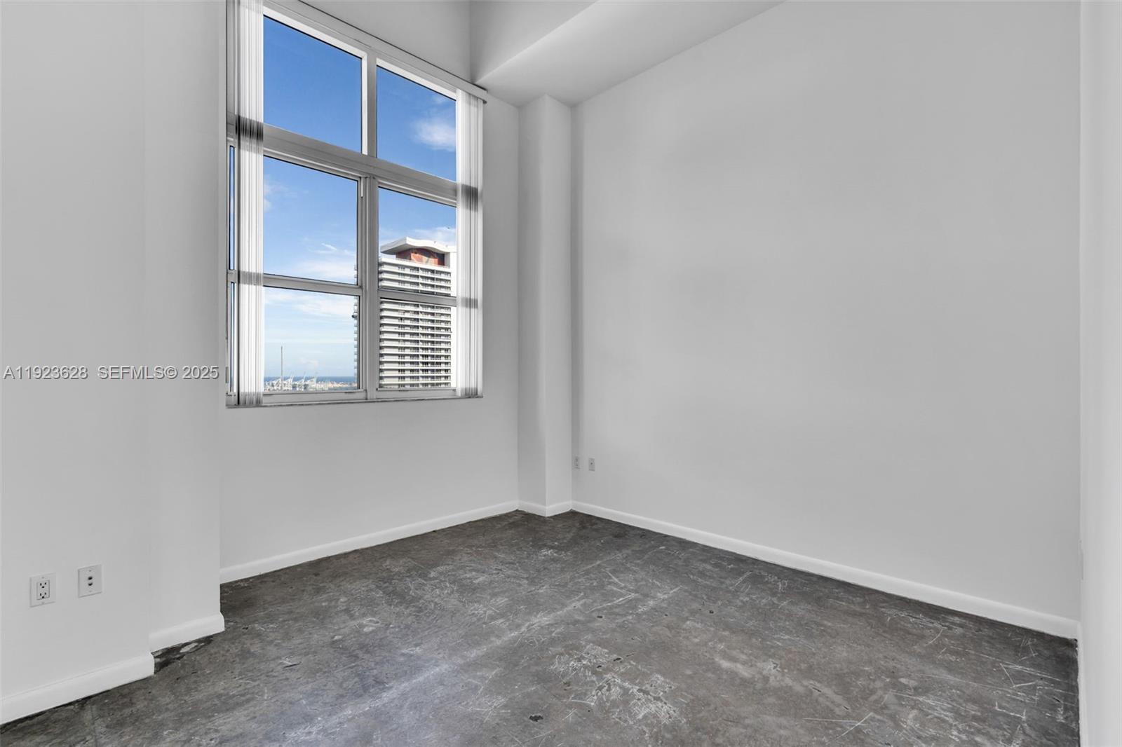 THE LOFT DOWNTOWN II COND - Residential