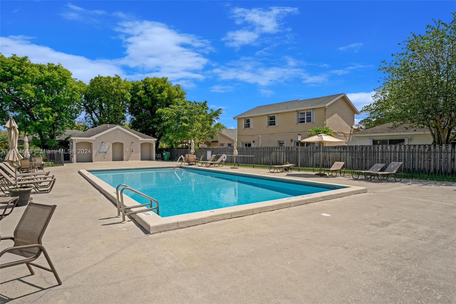 PATIO HOMES OF DORAL PINE - Residential Lease