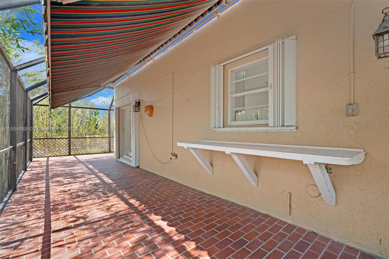 PATIO HOMES OF DORAL PINE - Residential Lease