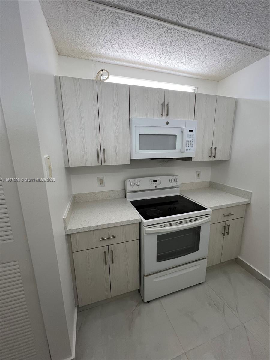 SAGA BAY GARDENS CONDO - Residential