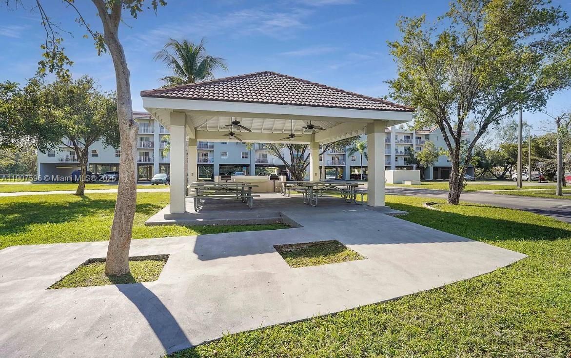 SAGA BAY GARDENS CONDO - Residential