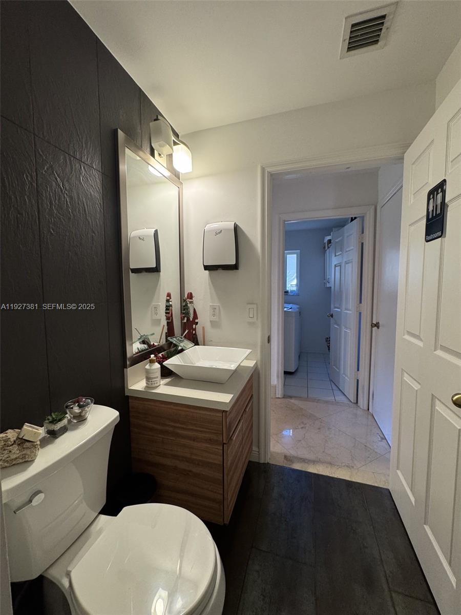 THE RESERVE AT DORAL - Residential Lease