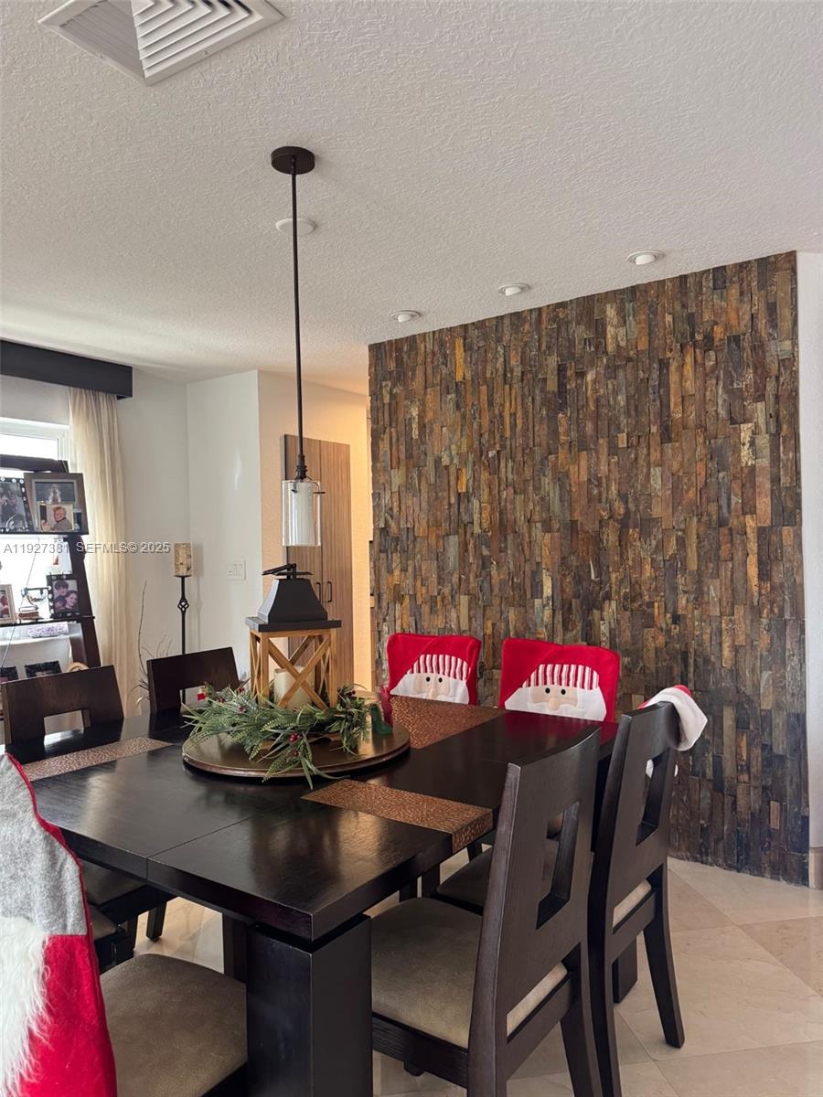 THE RESERVE AT DORAL - Residential Lease