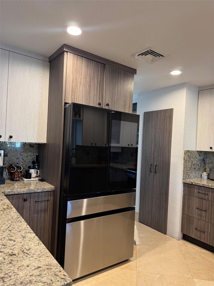 THE RESERVE AT DORAL - Residential Lease