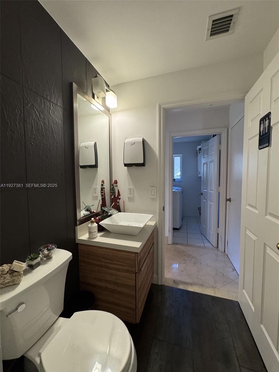 THE RESERVE AT DORAL - Residential Lease