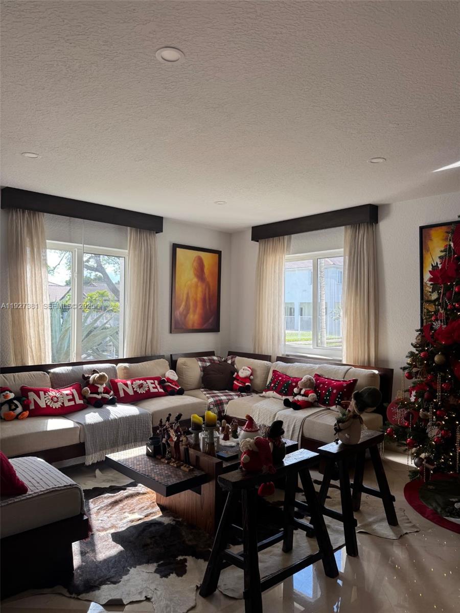 THE RESERVE AT DORAL - Residential Lease